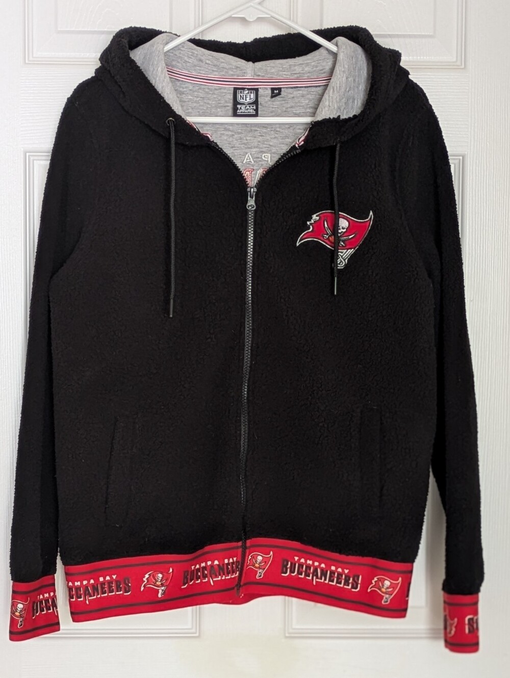 Tampa Bay Buccaneers NFL Black Fleece Zip-Up Hoodie Women's Medium
